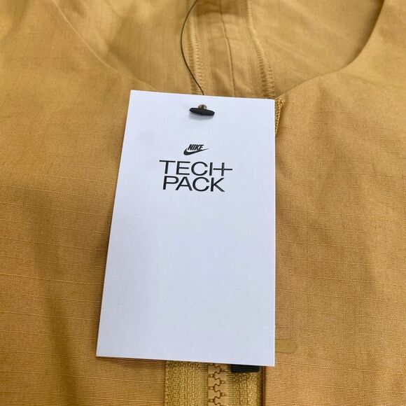 Nike Sportswear Tech Pack Unlined Vest DM5534-737 Mens size X-Large New - Picture 9 of 10